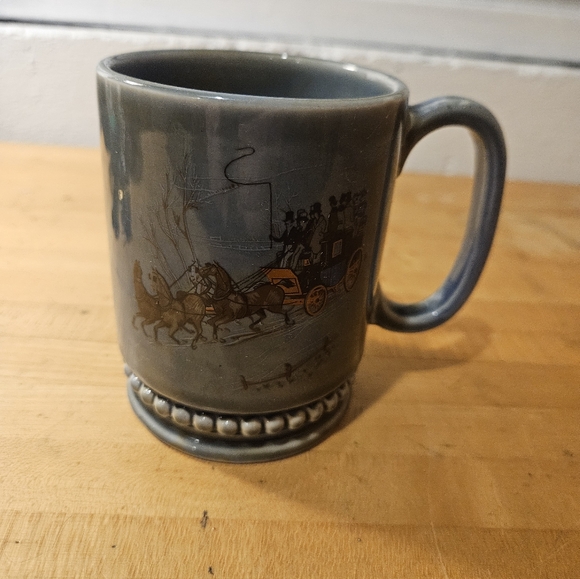IRISH PORCELAIN COFFEE MUG, STAGE COACH, HANDPAINTED,MADE IN IRELAND - Picture 1 of 5